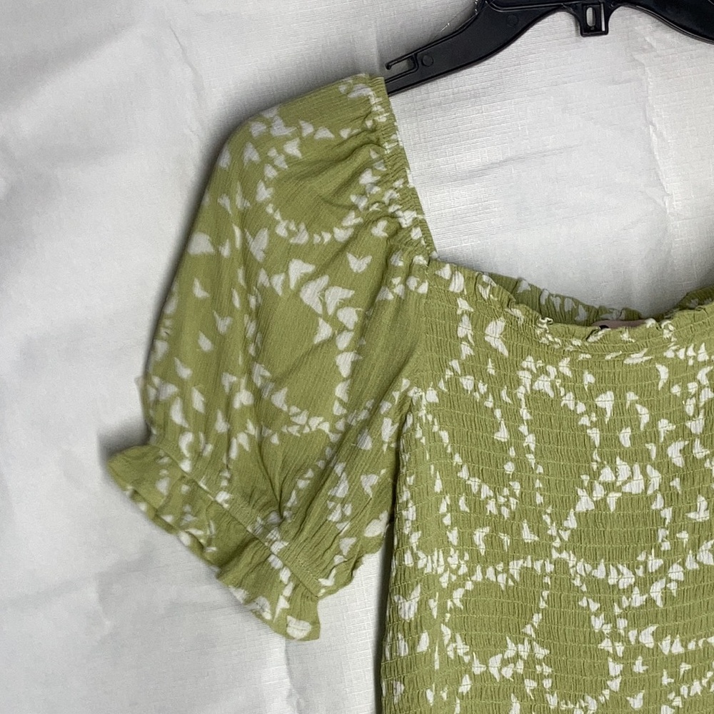 So smocked puff sleeve crop top w butterfly abstract print L jrs - Picture 7 of 17